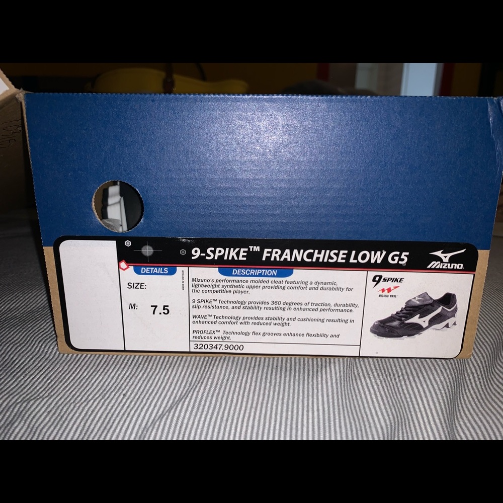 Softball Cleats - Picture 2 of 2